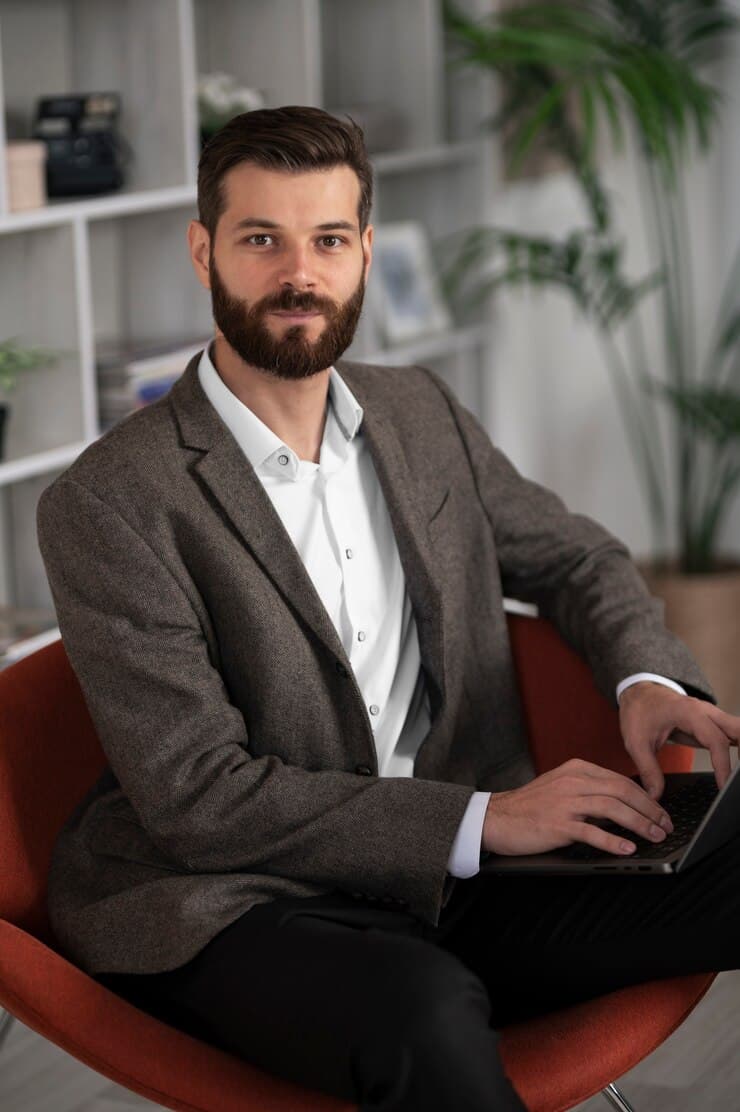 A professional considering whether their qualifications meet the entry requirements to train as an FDR practitioner.